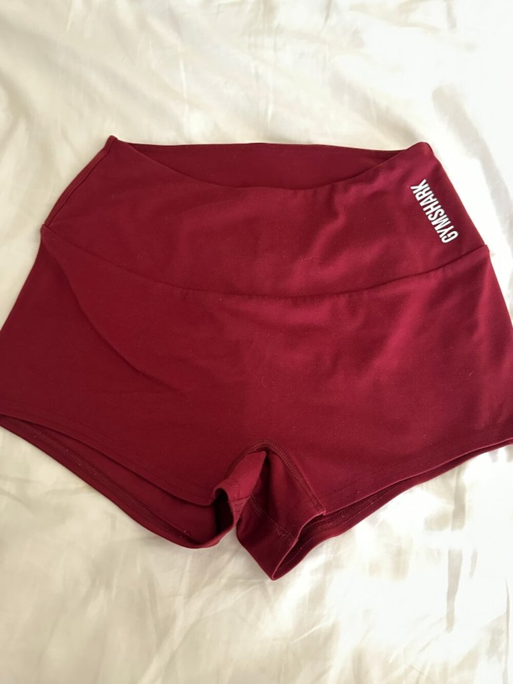 Gymshark High-Waisted Seamless Booty Shorts – Burgundy Size S
